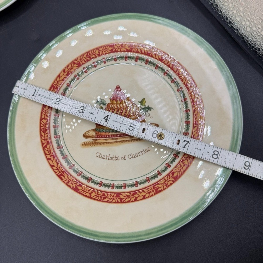Villeroy & Boch Festive‎ Memories Cake Scenes Salad Dessert Plates set of 4 EUC - Picture 7 of 7